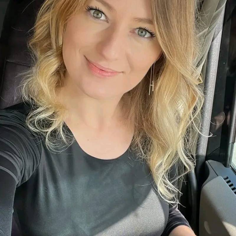 Iwona blecharczyk, 29, Sharja