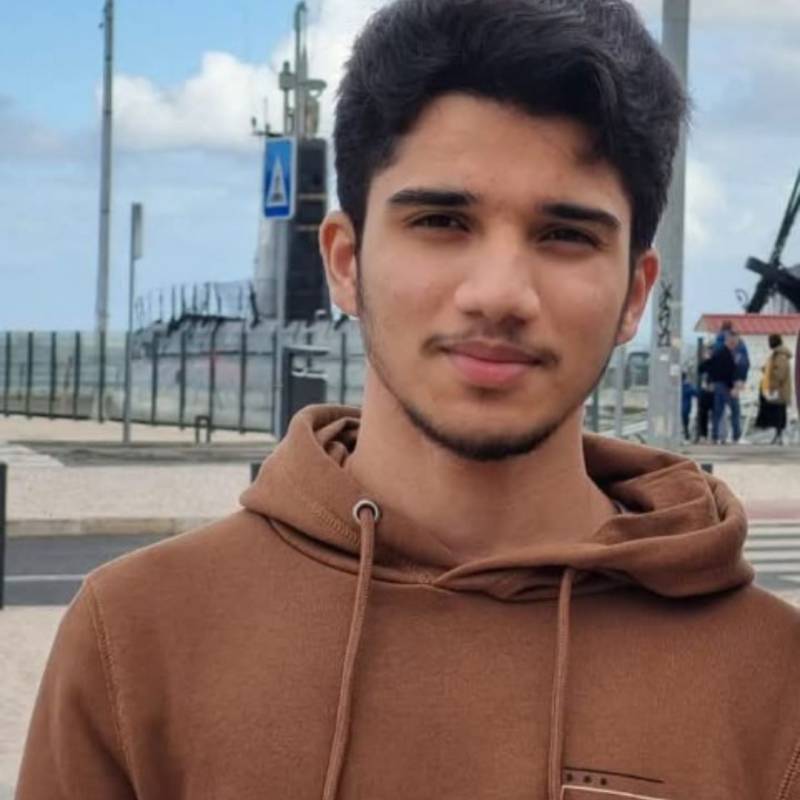 MALIK, 19, Kolkata