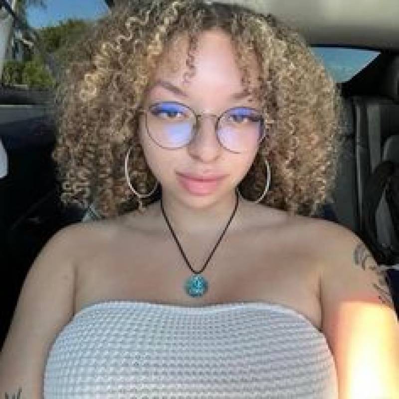 Aimee Quinn, 36, Dar es salaam Tanzania
