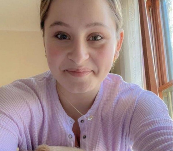 Jenny, 27, Kenya