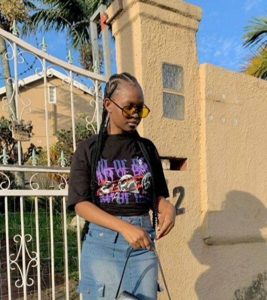 Lashna, 21, lisbon