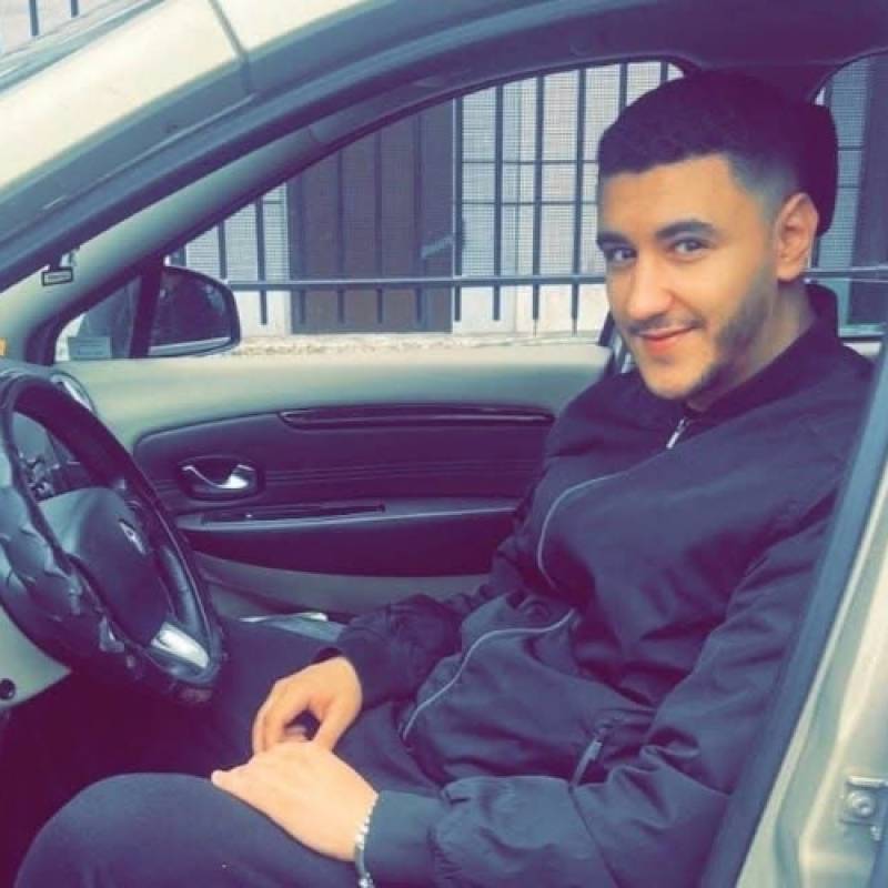 Anass, 18, kabul
