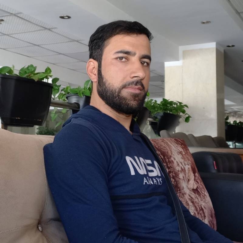 Waheedullah, 33, Fransa