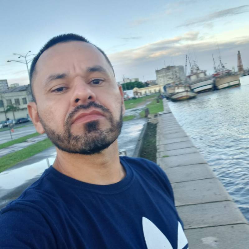 thiago, 43