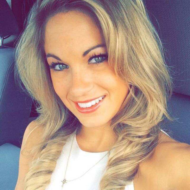 Amia, 32, DAKAR