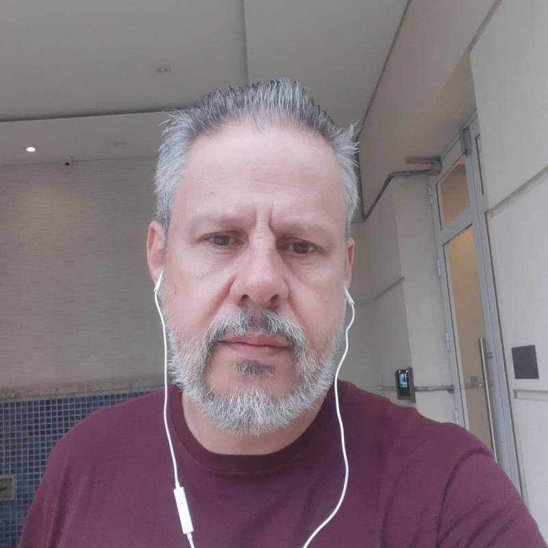 Teodoro, 55, Currently UK moving to Ukraine
