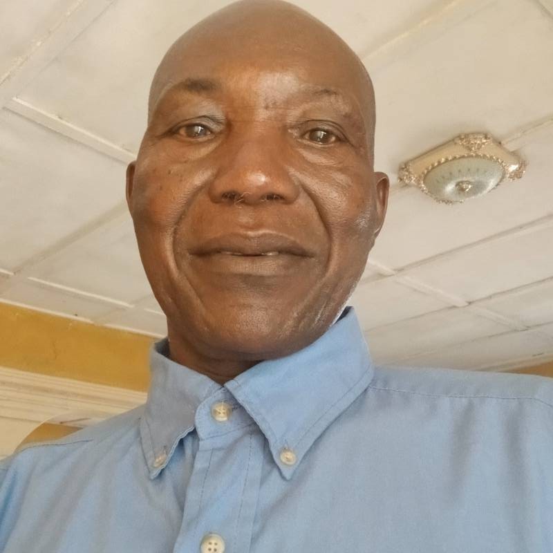 Francis, 69, Dom ale