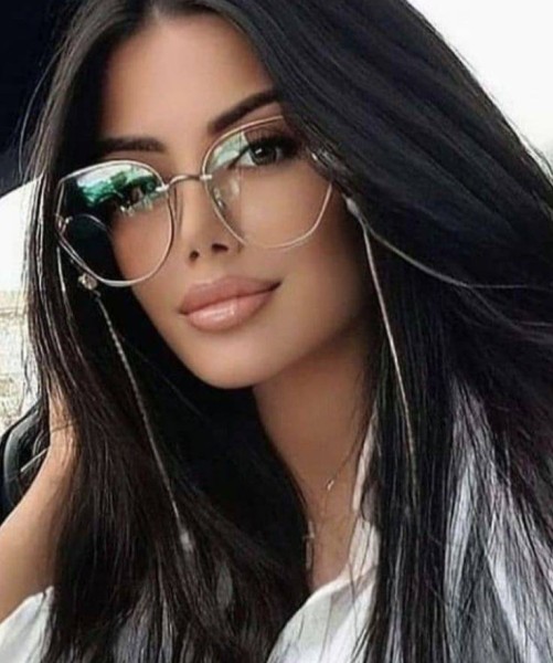 kim, 31, Sharja