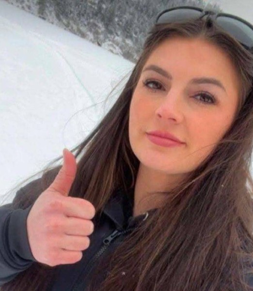 Hannah baron, 25, Zurich
