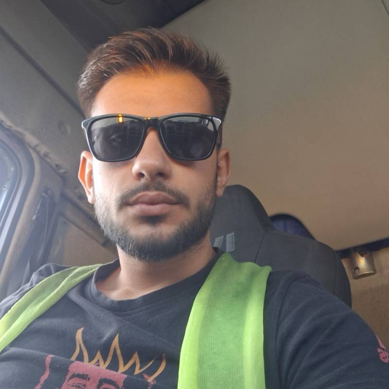 Staicu, 24, Bangladesh