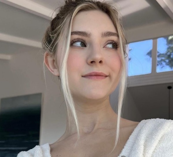 Lucinda, 29, Kenya