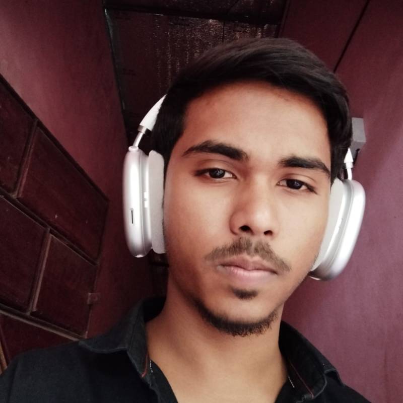 Raihan, 22, Arizona