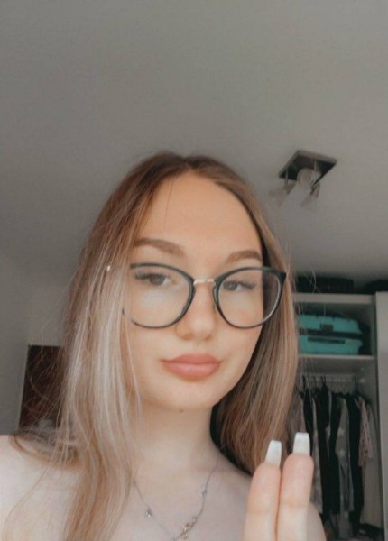 Alexa, 29, LA