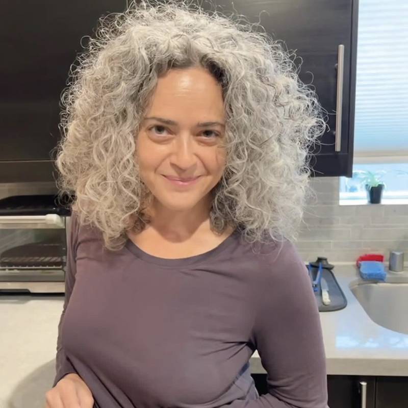 Victoria, 46, Gambia