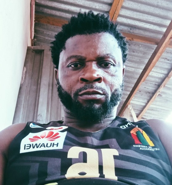 Amechi, 43, united states