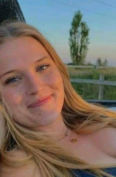 mshania, 42, Medford