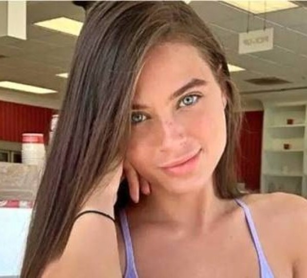 Lana, 26, United kingdom