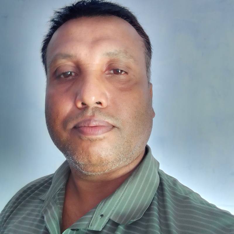 bulbul, 43, Ghana