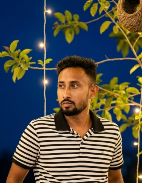 Md Bellal Hossain, 26, lima Per