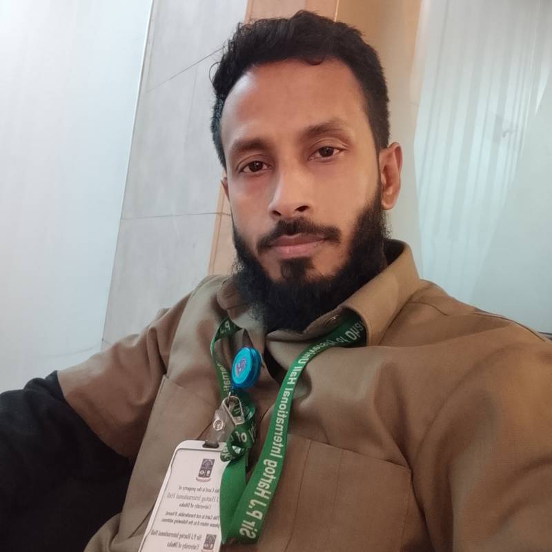 Aushikur, 36, Rafah