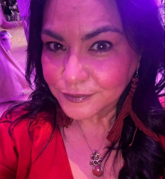 Elina, 53, Warren Ohio