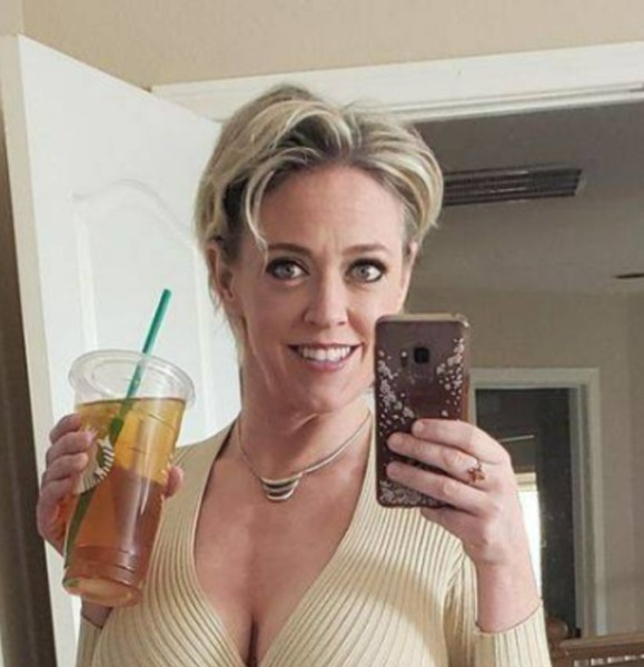 Lena, 35, United Kingdom