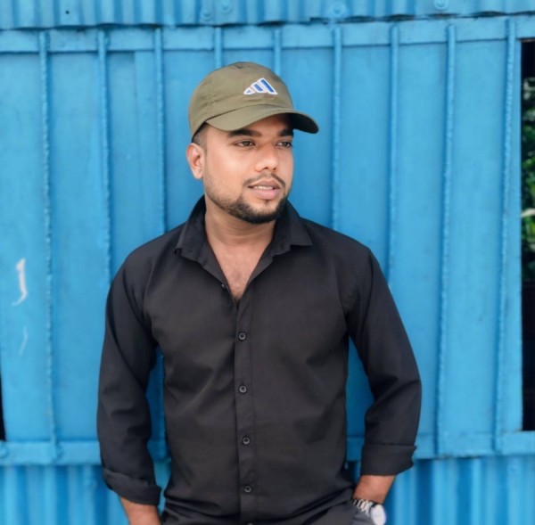 Ashik, 29, Romanya