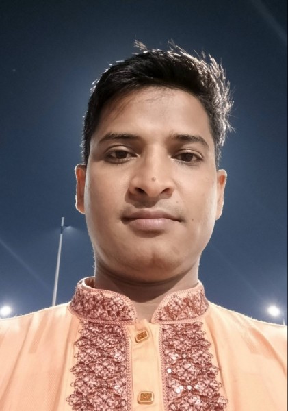 Raja, 27, Banner Illinois