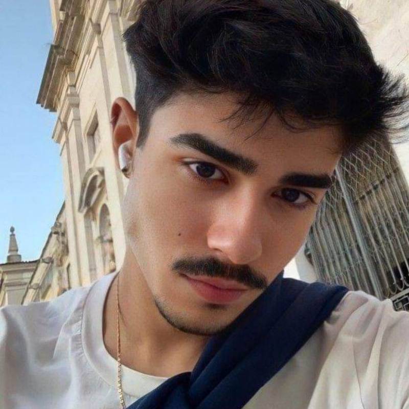 https://tr.fivedate.com dating Jamal in İtalya