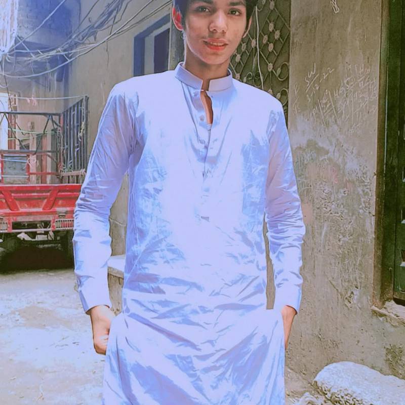 https://tr.fivedate.com dating Aneeb in Pakistan