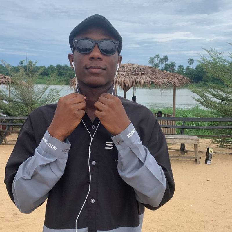 AZIBANAMUONPETER37249 dating